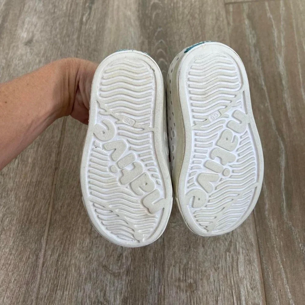 Native Jefferson White Toddler Slip-On Shoes Size 6